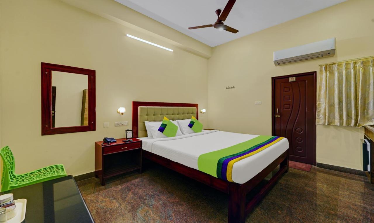 Treebo Grace Inn, 3 Min Walk From Promenade Beach Pondicherry Esterno foto
