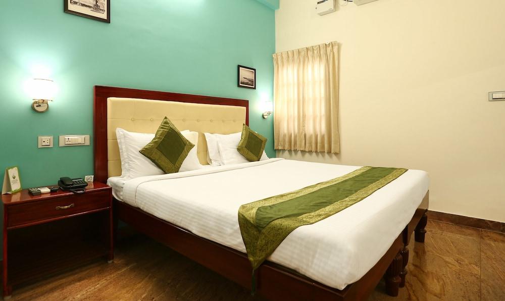 Treebo Grace Inn, 3 Min Walk From Promenade Beach Pondicherry Esterno foto
