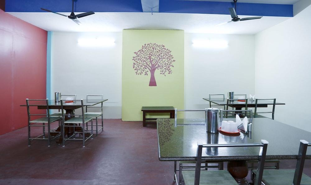 Treebo Grace Inn, 3 Min Walk From Promenade Beach Pondicherry Esterno foto