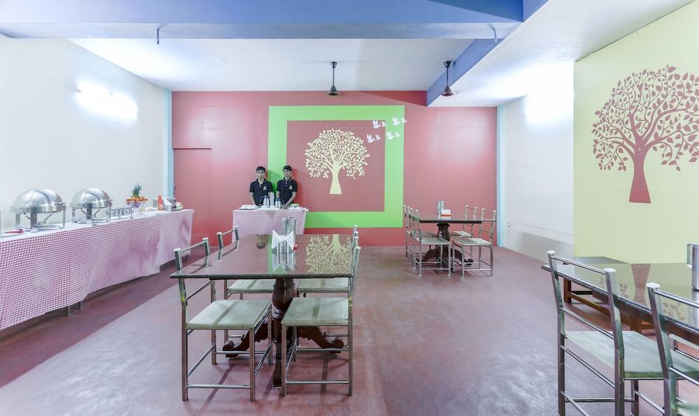 Treebo Grace Inn, 3 Min Walk From Promenade Beach Pondicherry Esterno foto