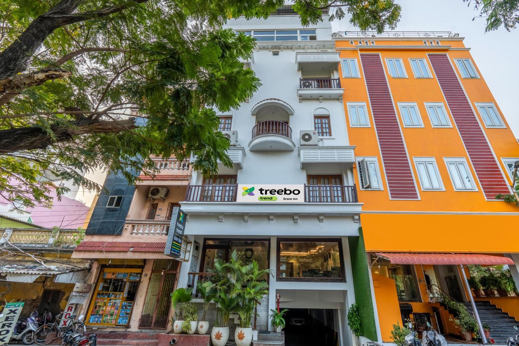 Treebo Grace Inn, 3 Min Walk From Promenade Beach Pondicherry Esterno foto