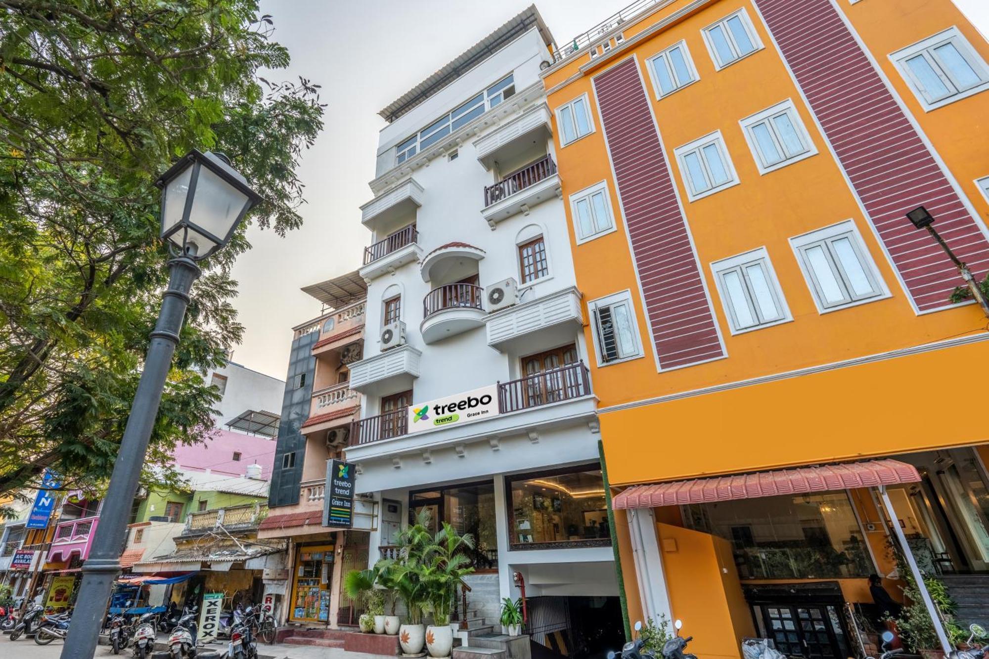 Treebo Grace Inn, 3 Min Walk From Promenade Beach Pondicherry Esterno foto