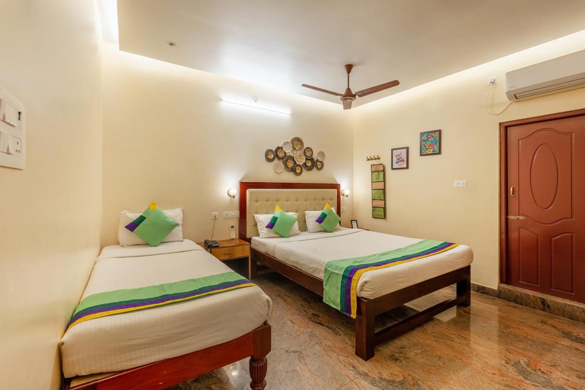 Treebo Grace Inn, 3 Min Walk From Promenade Beach Pondicherry Esterno foto