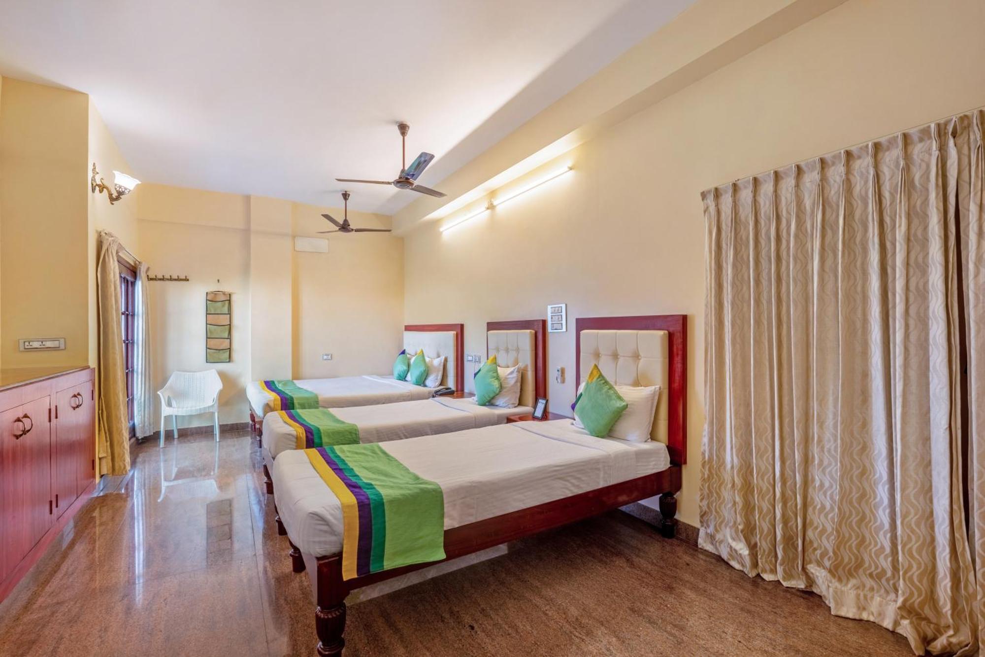 Treebo Grace Inn, 3 Min Walk From Promenade Beach Pondicherry Esterno foto