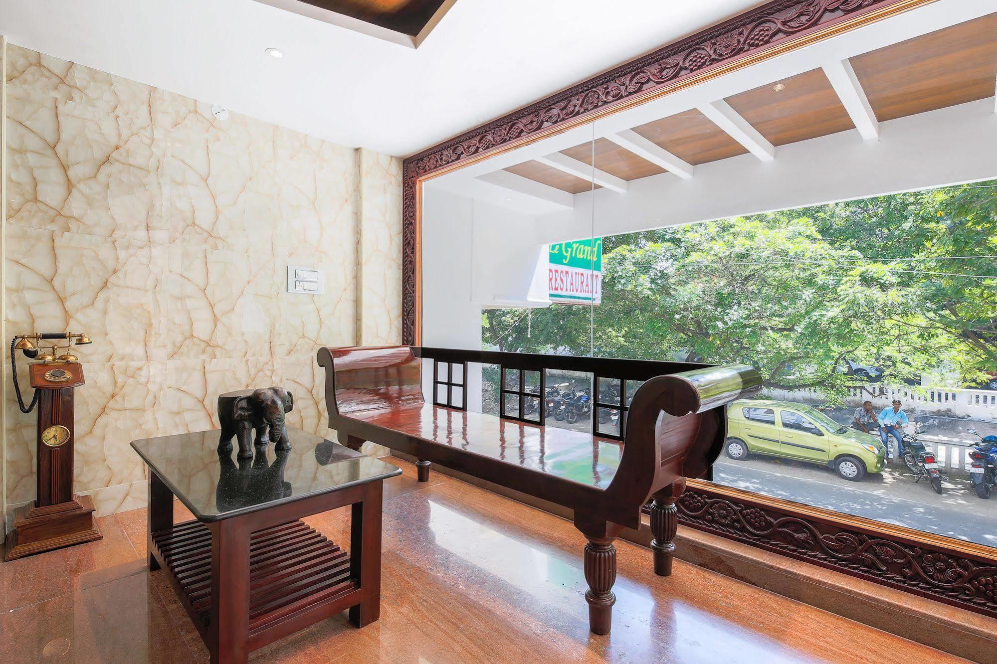 Treebo Grace Inn, 3 Min Walk From Promenade Beach Pondicherry Esterno foto